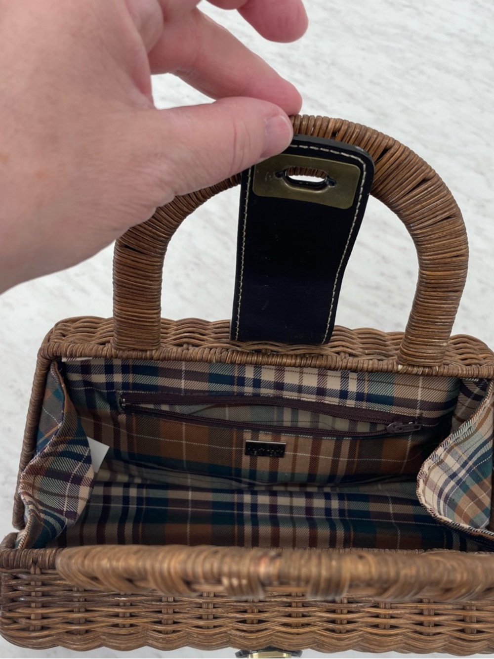 Vintage - Maxx New York Brown Whicker Rattan Purse Brown with Gold Hardware - Picture 9 of 11